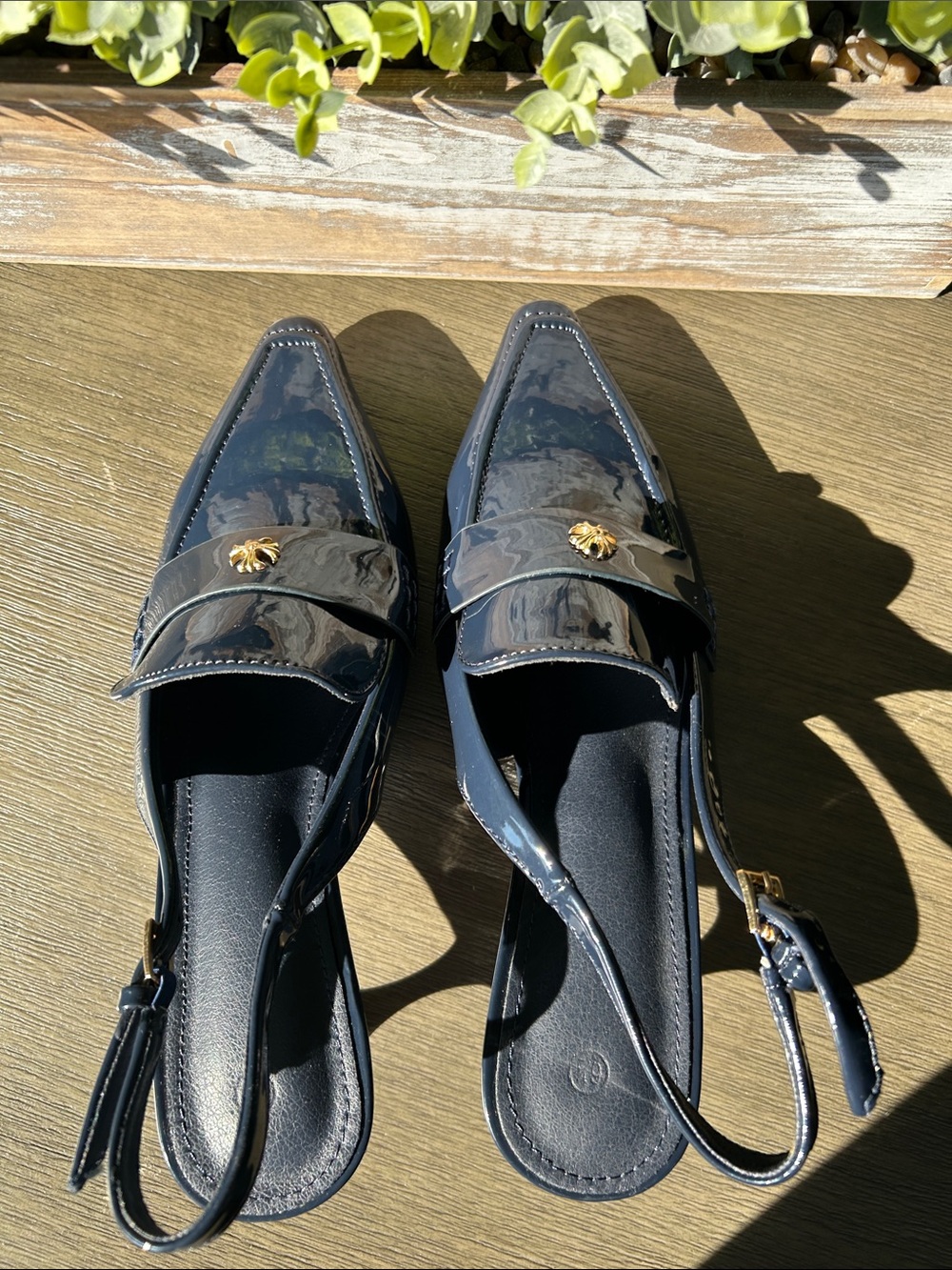 Women’s Navy Patent Slingback Kitten Heel with Decorative Gold Accent. Size 6.5 - Picture 9 of 13